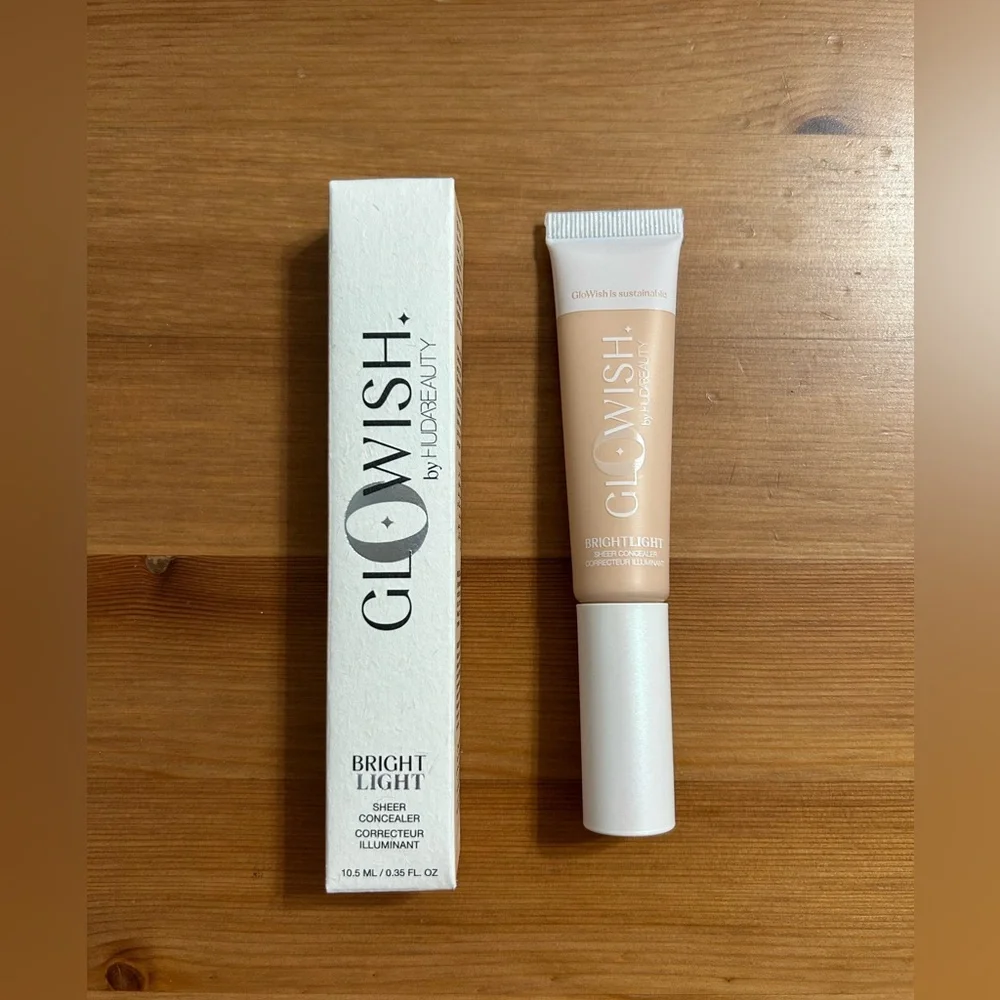 Huda Beauty GloWish Bright Light Hydrating Sheer Vegan Concealer 01 fair